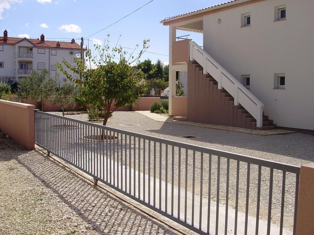 Apartments Ruzmarin Vrsi Exterior foto