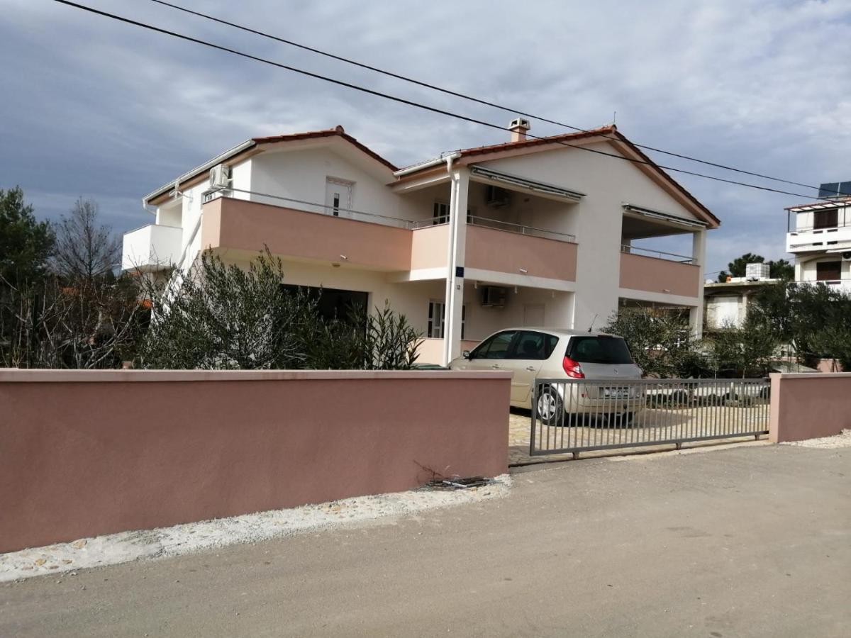 Apartments Ruzmarin Vrsi Exterior foto